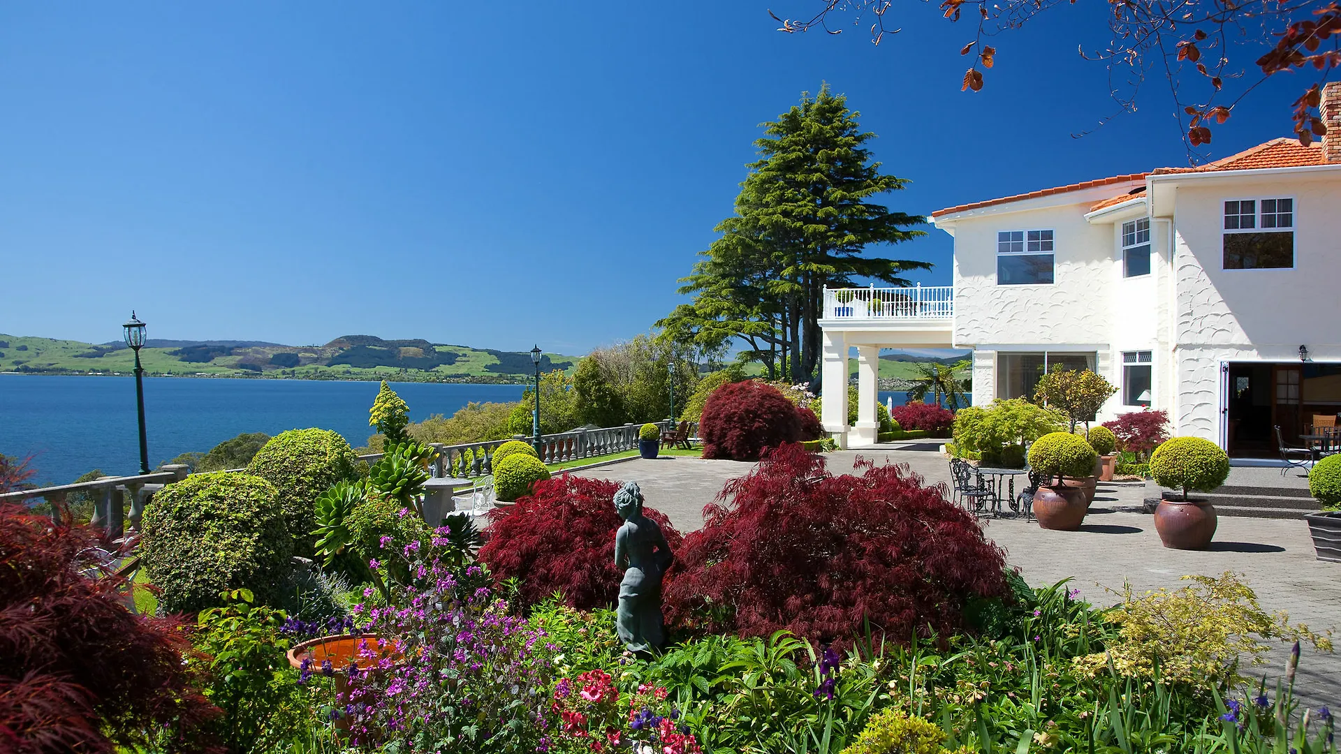 On The Point - Lake Rotorua Resort