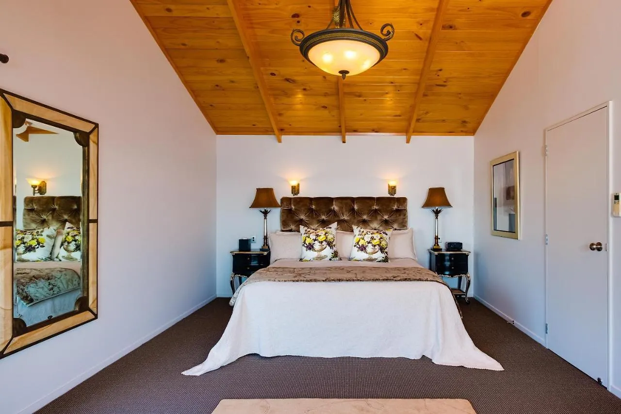 ***** Resort On The Point - Lake Rotorua New Zealand